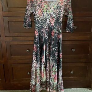 Beautiful midi style, pinks, navy floral dress with 3/4 sleeves Komarov, small
